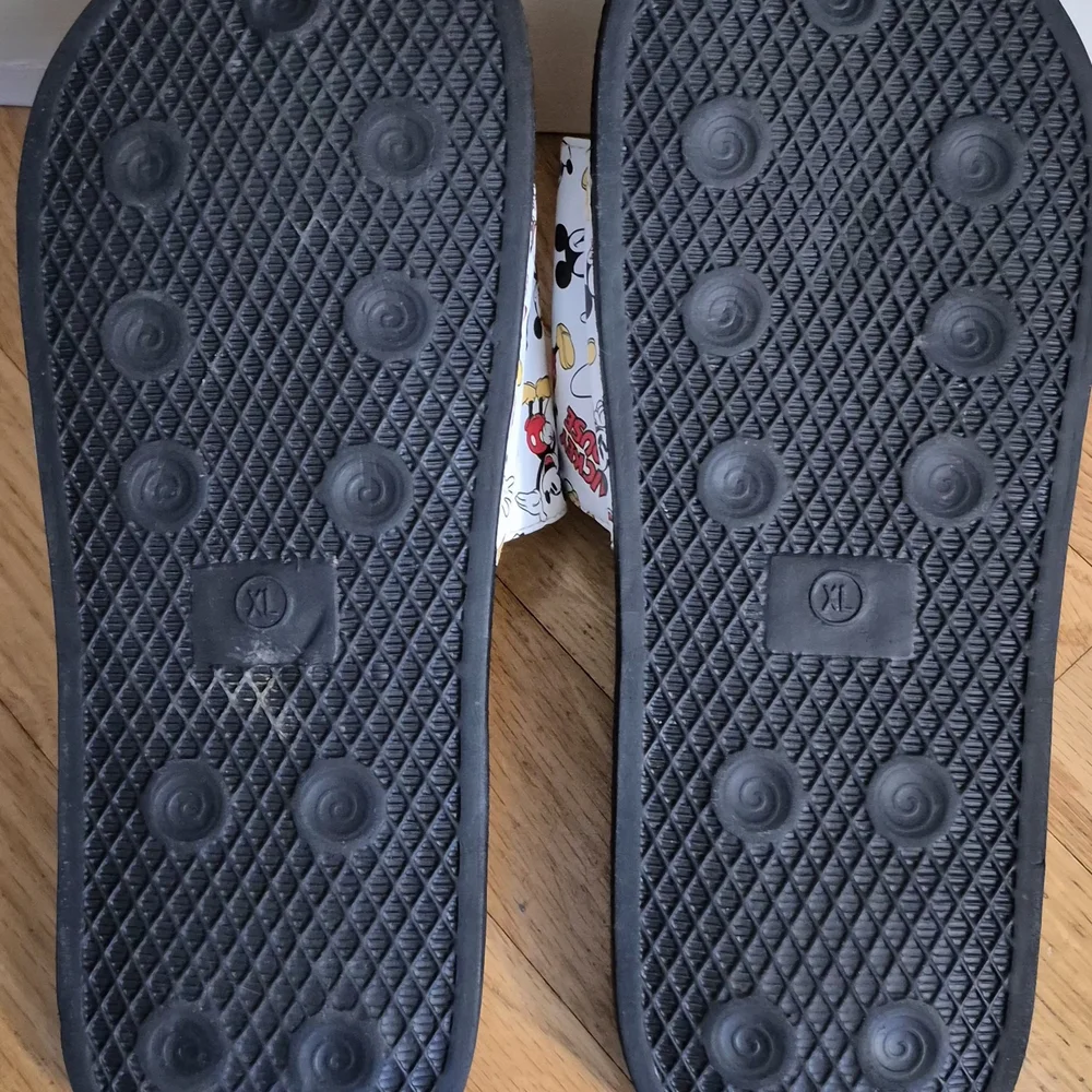 Disney Adult XL Men's 11 Mickey Mouse Slide Sandals - Black and White